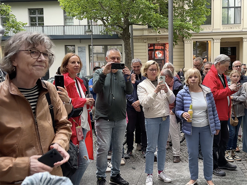 Kollwitzstraße 52, Berlin Prenzlauer Berg, Eröffnung einer Austellung zur Geschichte des Hauses 03